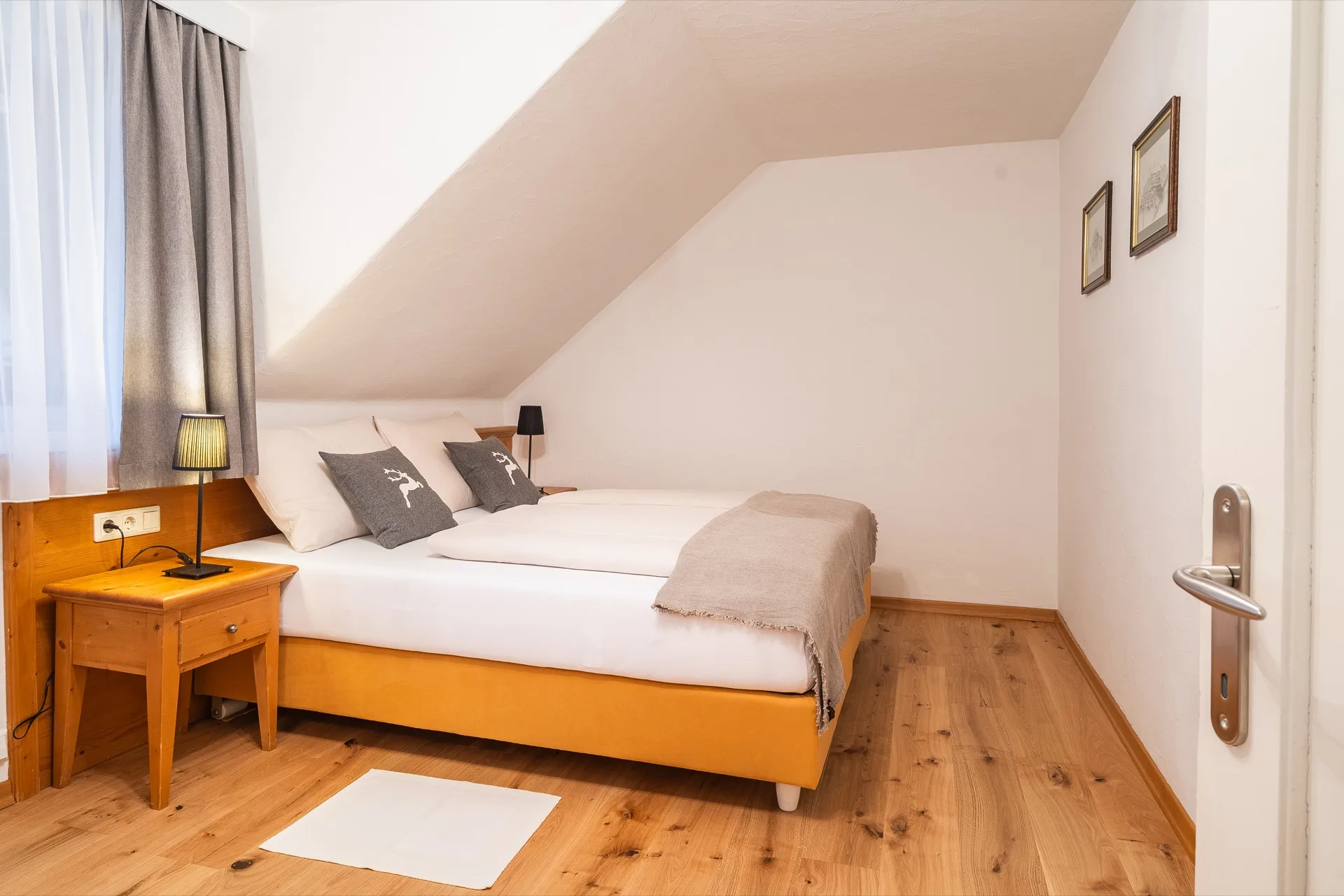 Landhaus Apartments Prägant Nr.18 — Schlafzimmer – Appartement Nr.18 Landhaus Apartments Prägant Bad Kleinkirchheim, professionelle Ferienwohnung Fotografie Kärnten